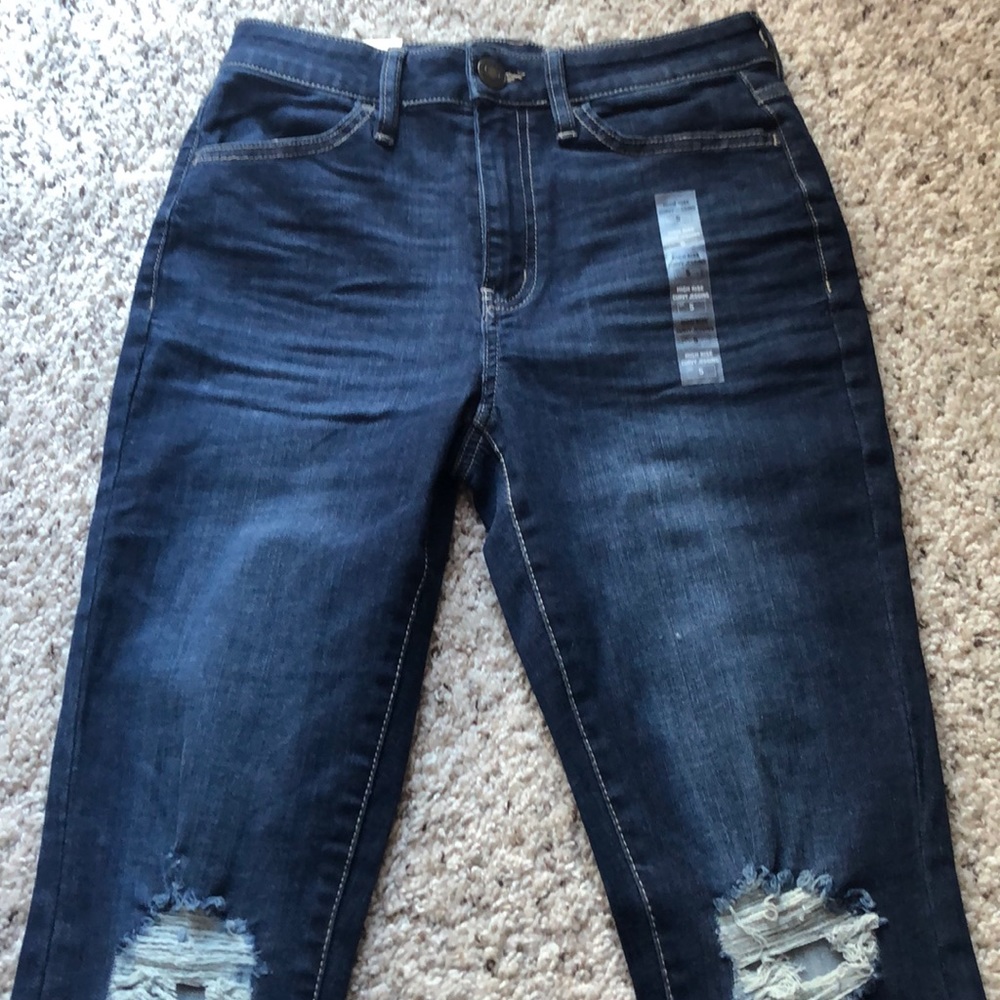 Stretchy blue jeans high rise